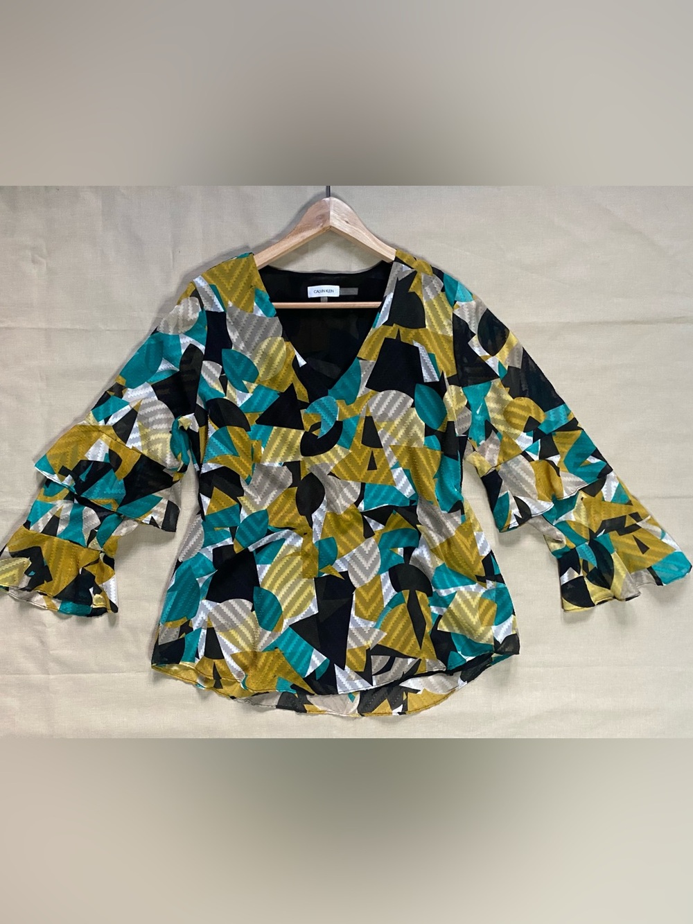 Calvin Klein Geometric Abstract V-Neck Blouse Tiered Bell Sleeve Clip Dot Top L